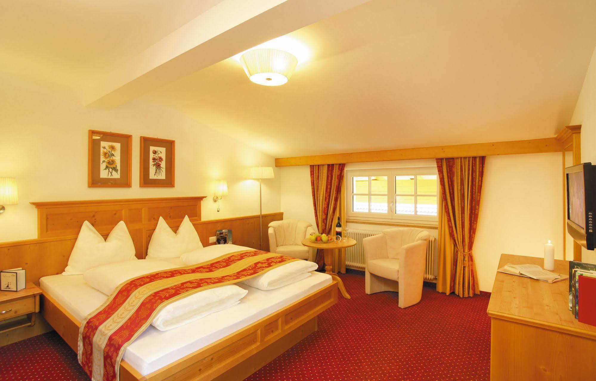 Alpenherz Hotel Garni Герлос Екстер'єр фото